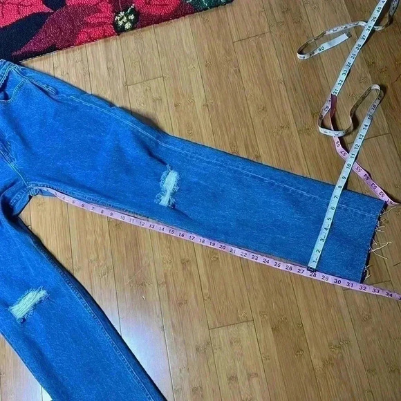 NWT Kittenish jeans distressed with raw hem size 29 inseam 31” - Picture 9 of 9